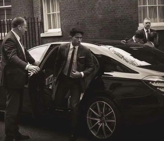 文莱王子与吴尊的关系(文莱王子颜值不输吴尊)(9)