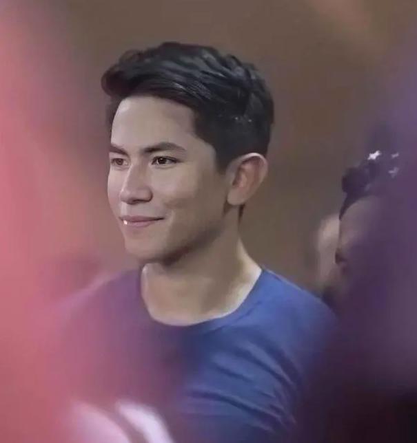 文莱王子与吴尊的关系(文莱王子颜值不输吴尊)(19)