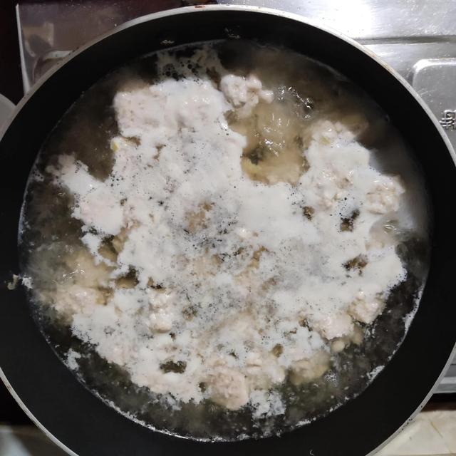 正宗肉丸子的做法及配方（这样做肉丸子又嫩又滑）(14)