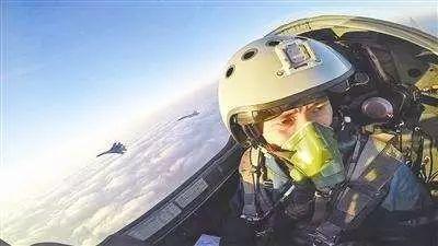 想做飞行员需要具备哪些条件（想当飞行员机会来了）(4)