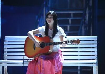 一夜爆红的西单女孩(16岁独闯北京卖唱为生)(7)