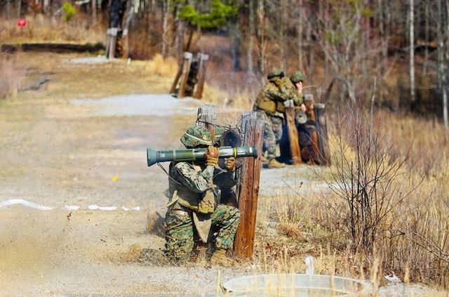 美国单兵的顶级装备都有什么(穿梭于海陆间的幽灵)(19)