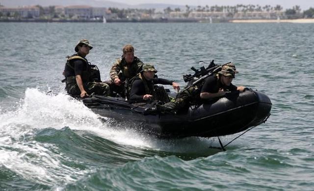 美国单兵的顶级装备都有什么(穿梭于海陆间的幽灵)(12)