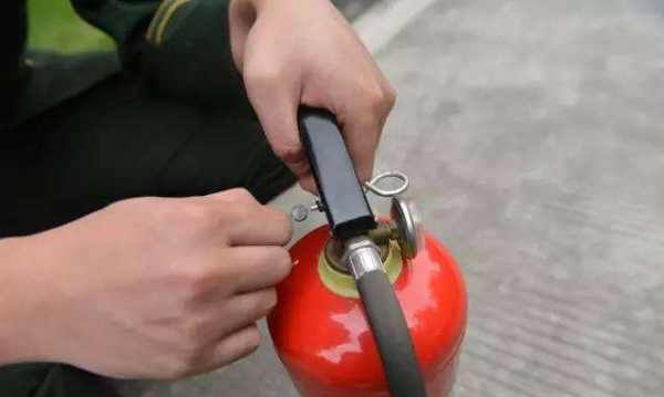 姝g‘浣跨敤鐏伀鍣ㄧ殑姝ラ鏄粈涔?骞茬矇鐏伀鍣ㄤ娇鐢ㄦ楠?姝ュ浘3