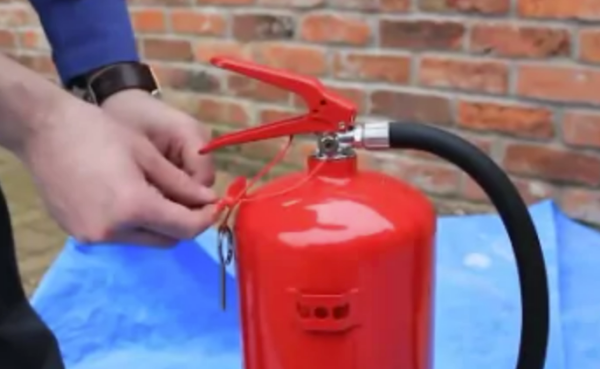 姝g‘浣跨敤鐏伀鍣ㄧ殑姝ラ鏄粈涔?骞茬矇鐏伀鍣ㄤ娇鐢ㄦ楠?姝ュ浘8