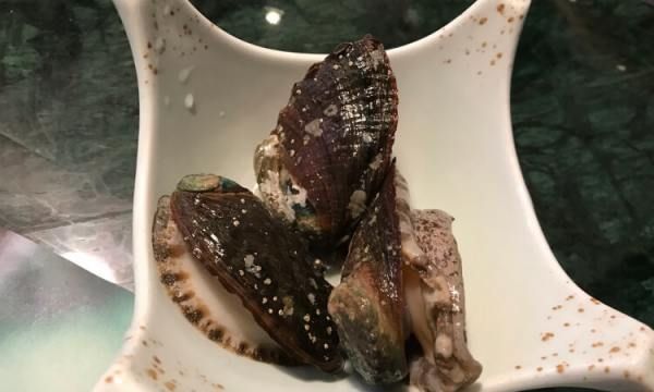 生鲍鱼蒸多长时间,清蒸鲍鱼要多长时间才能好?图1