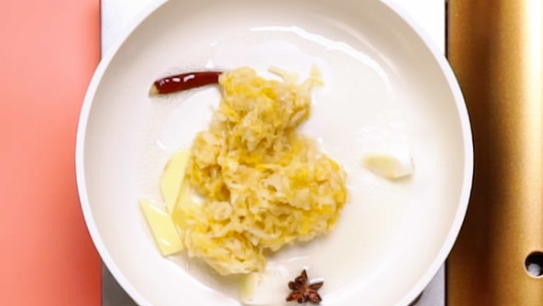 排骨汤怎样去腥味,炖排骨怎样去除排骨的腥味图6