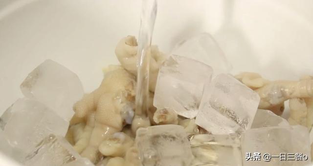 泡椒凤爪怎么做比较好吃(原来泡椒凤爪要这么做才好吃)(7)