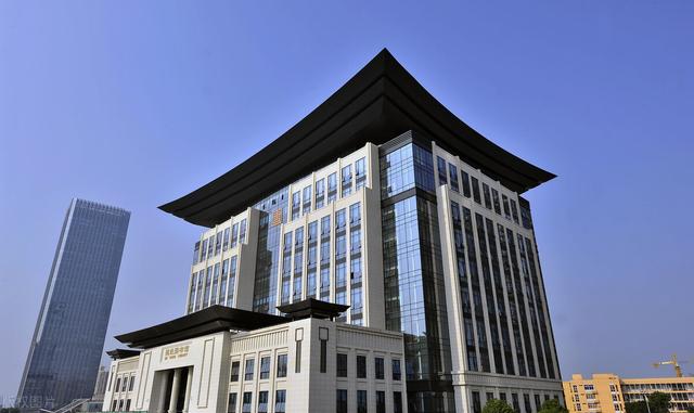 曹德旺100亿建大学专访(把工厂开到国外)(3)