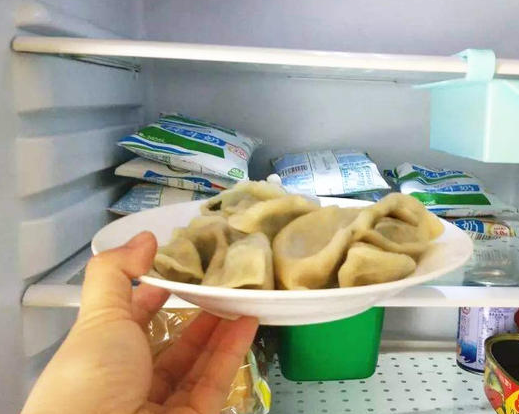 菜应该热的还是冷的放进冰箱,菜是热了放冰箱还是冷了放冰箱好图5