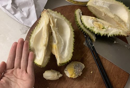 5&nbsp;榴莲又酸又苦又有酒味.能吃吗买了很大个两百多块如果不能吃又舍不得扔掉