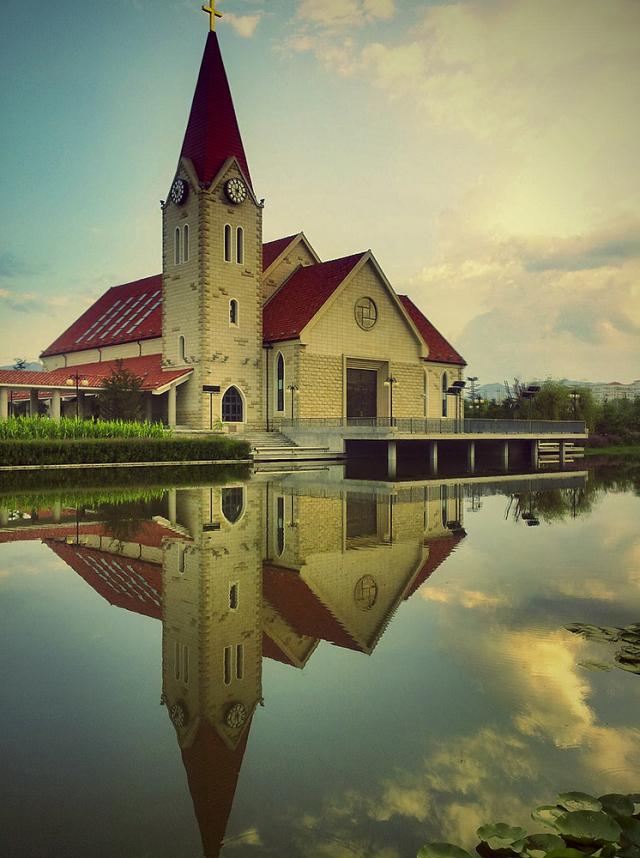 青岛最著名教堂(每一个都自成一道风景)(7)