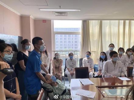 北京航天航空大学18公斤学生(体重18公斤新生来北航报到)(7)