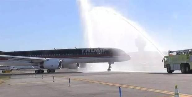 飞机为什么要过水门,大型飞机降落为什么机场都在撒水迎接?图7