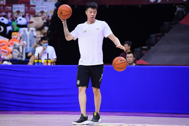 辽宁男篮再胜广厦第四场张镇麟(曝张镇麟今日与辽宁男篮正式完成续约)(2)