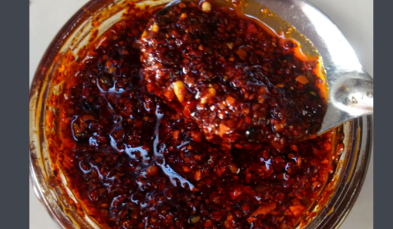 辣椒油放醋起什么作用,做辣椒油放醋是起到什么作用的图1