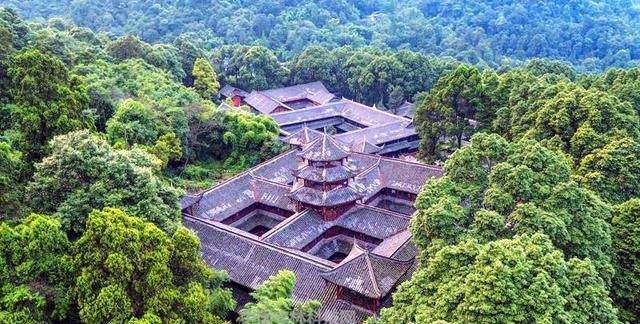 峨眉山位于哪个省，峨眉山在我国哪个省?为什么是中国四大名山？图5