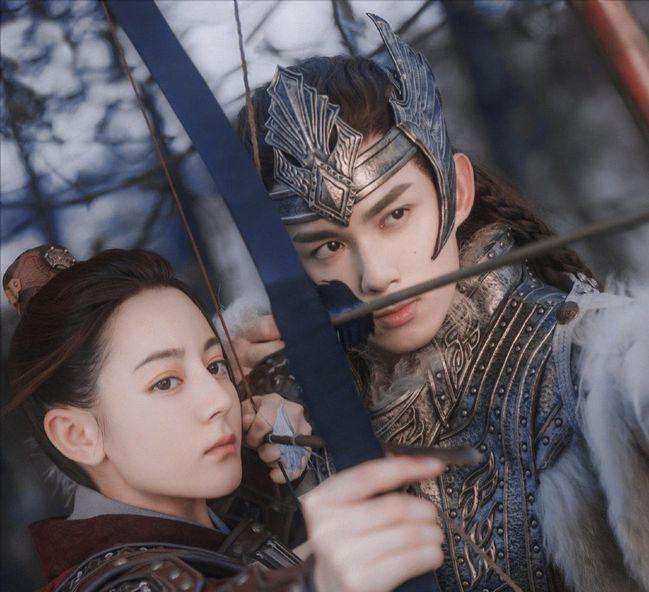 “情商代表”吴磊：第一个带姐姐暴富的男星，因番位得罪平台金主