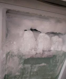​冰箱保鲜室结冰，冰箱保鲜处结冰是什么原因？