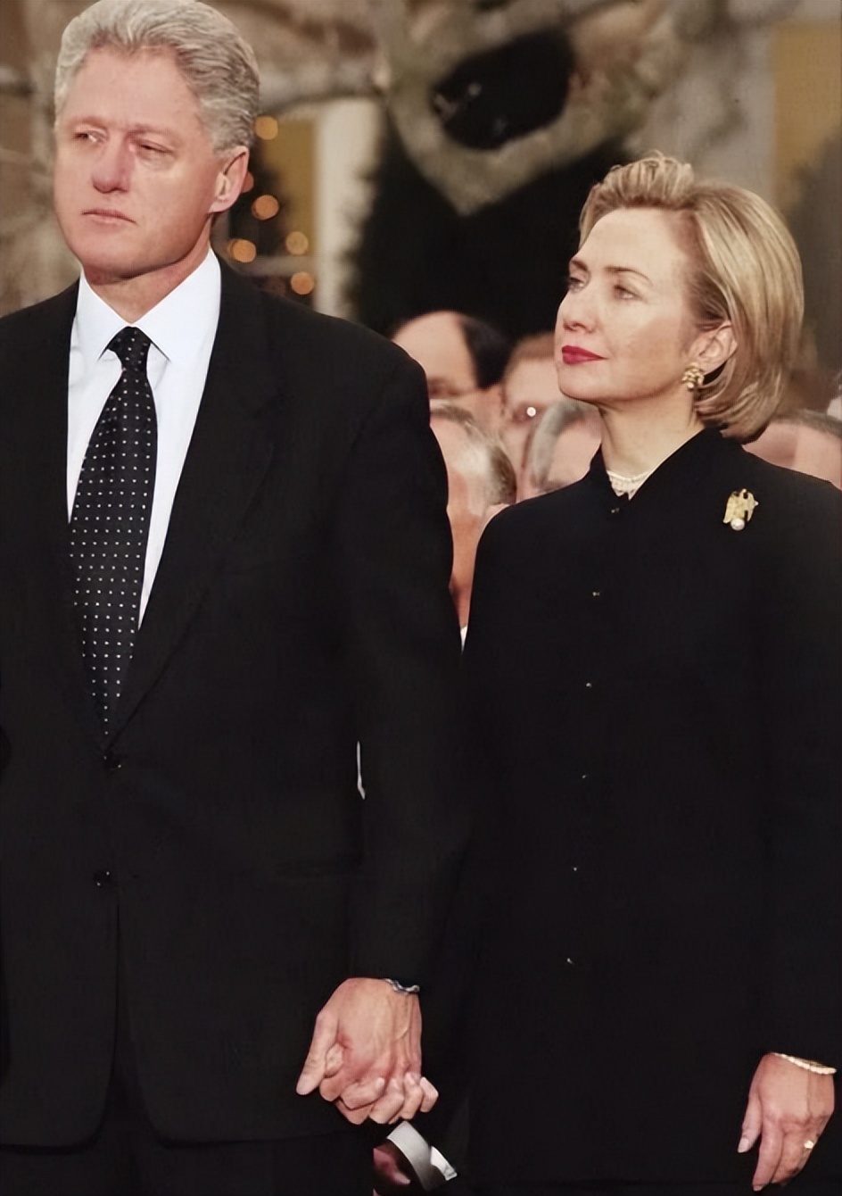 “复仇女”希拉里:家暴克林顿,逼伴侣吃药物,为达目的不择手段