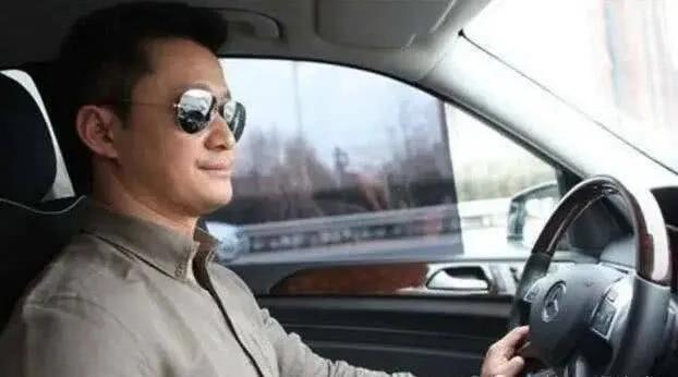 吴京个人资料及生活(硬汉吴京住8000万豪宅,开490万法拉利,他的生活让男人非常羡慕)
