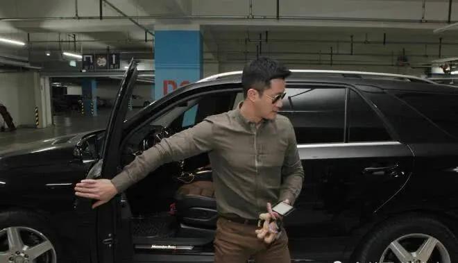 吴京个人资料及生活(硬汉吴京住8000万豪宅,开490万法拉利,他的生活让男人非常羡慕)