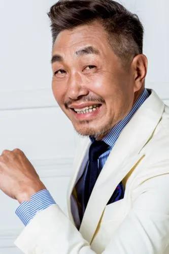 杜源的妻子是谁(演员杜源:4岁认识爱妻,为何结婚40年无绯闻?)