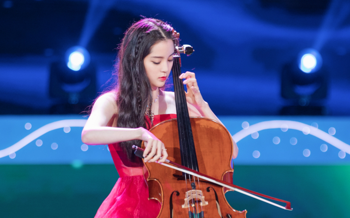 欧阳娜娜，走到今天这个地步，说到底咎由自取