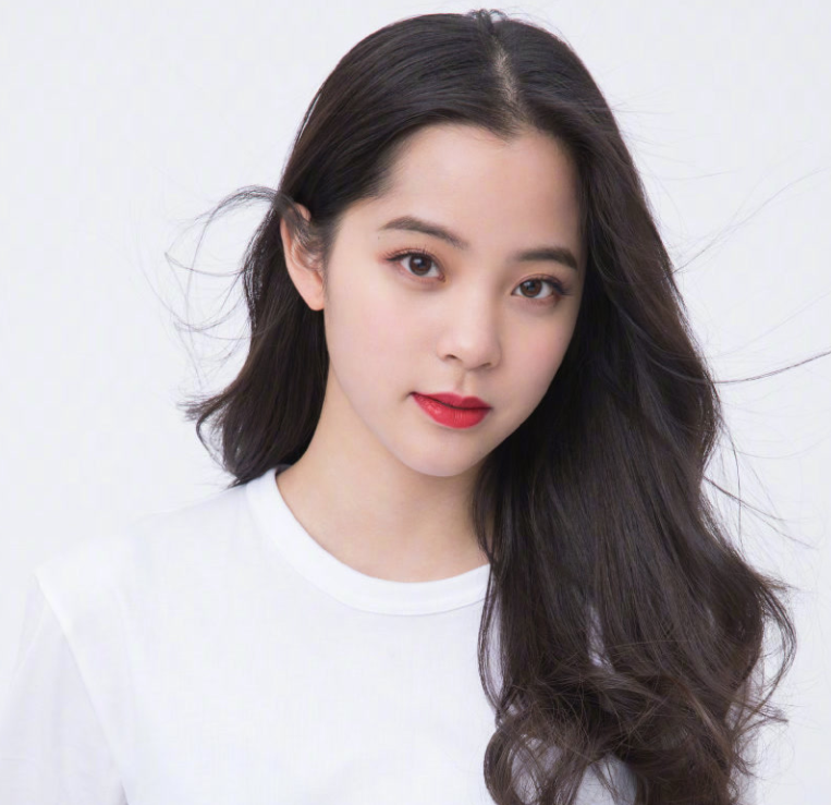 欧阳娜娜，走到今天这个地步，说到底咎由自取