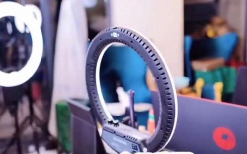 李嘉琪怎么了怎么贴吧(李嘉琪最近怎么了)-第2张图片-