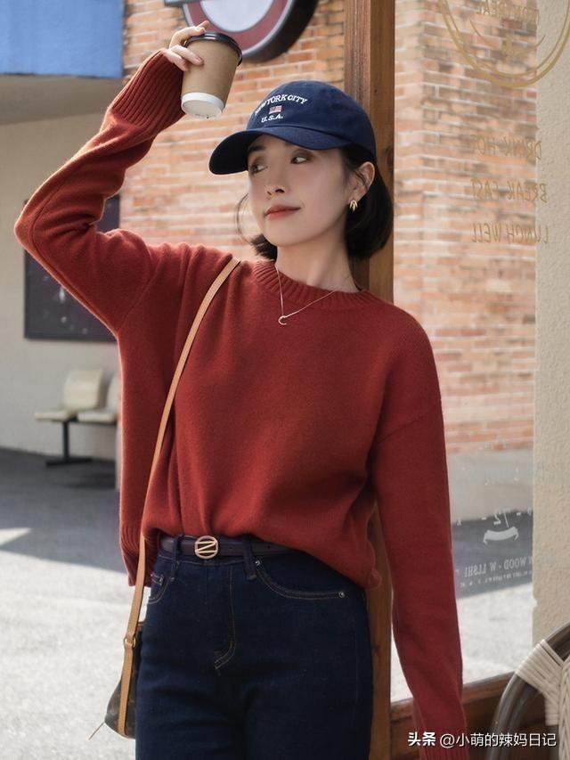 皮肤偏黑偏黄的人适合穿什么颜色（肤色偏黑的人适合什么颜色的衣服）