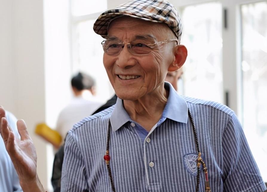 一生坎坷不断始终劝人向善的“济公”游本昌,最终皈依佛门