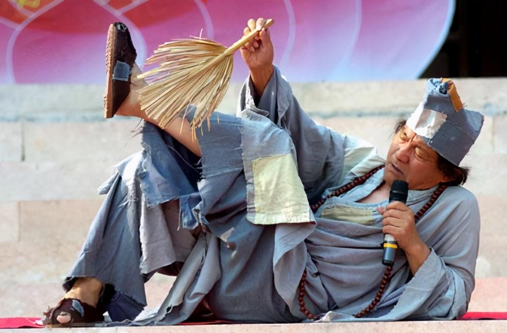 一生坎坷不断始终劝人向善的“济公”游本昌,最终皈依佛门