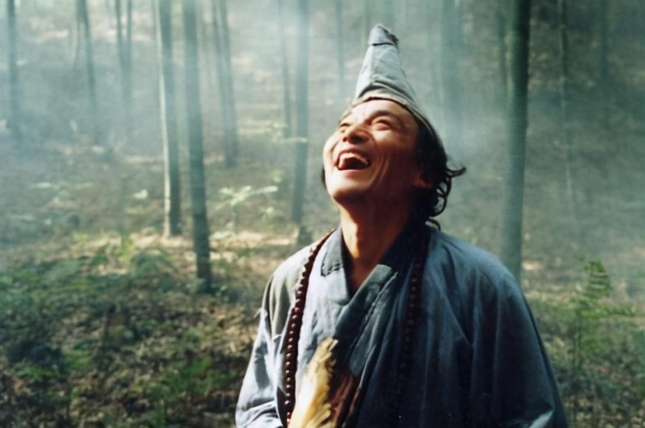 一生坎坷不断始终劝人向善的“济公”游本昌,最终皈依佛门