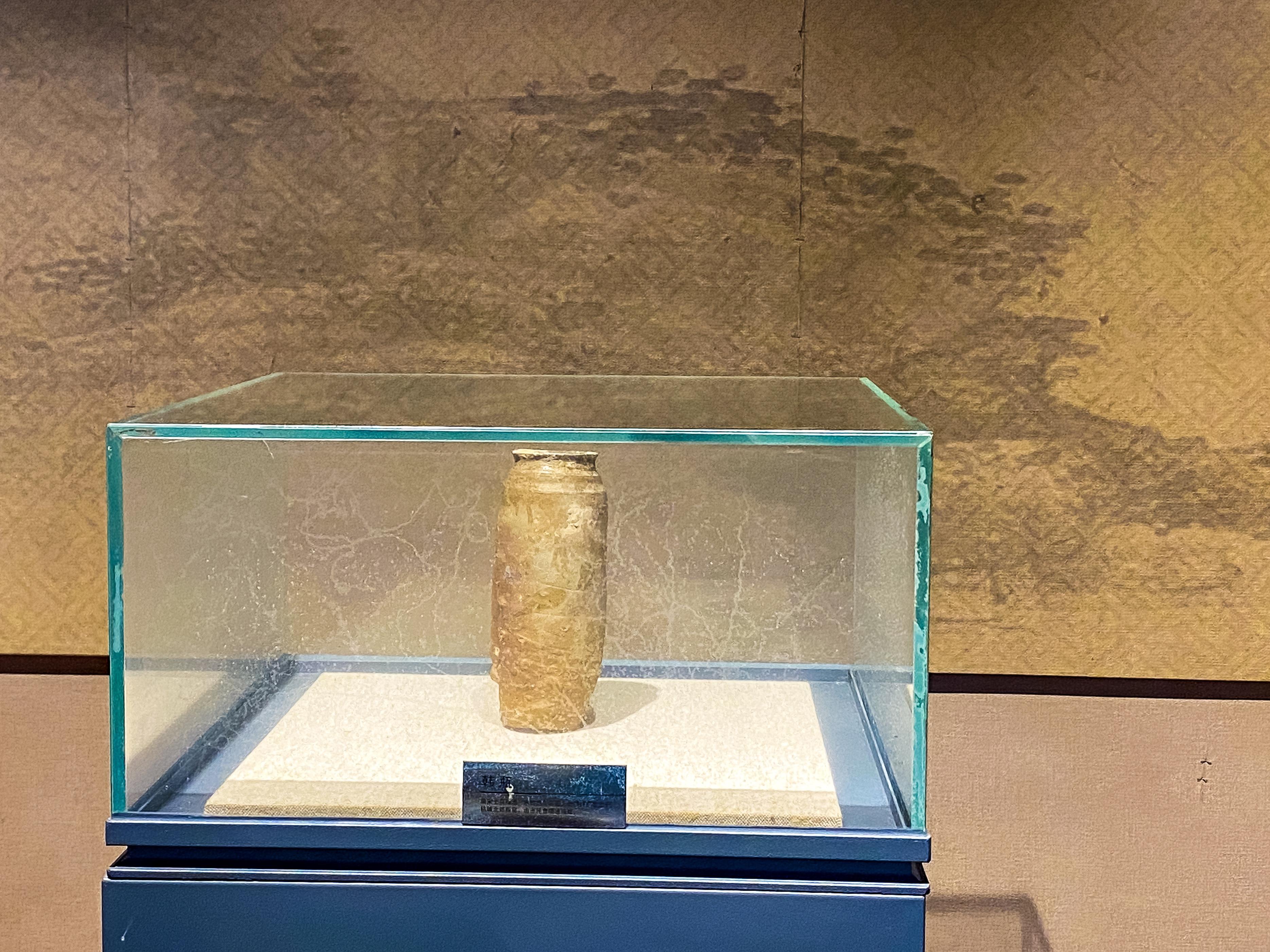 岳飞简介岳飞墓地(岳飞的坟墓就在西湖边,建造于南宋时期,门票25元,你来过吗?)