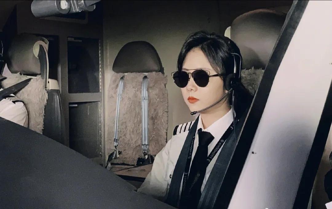 万万没想到，2023年一开年，谭松韵以这样的方式打出了一副王炸！