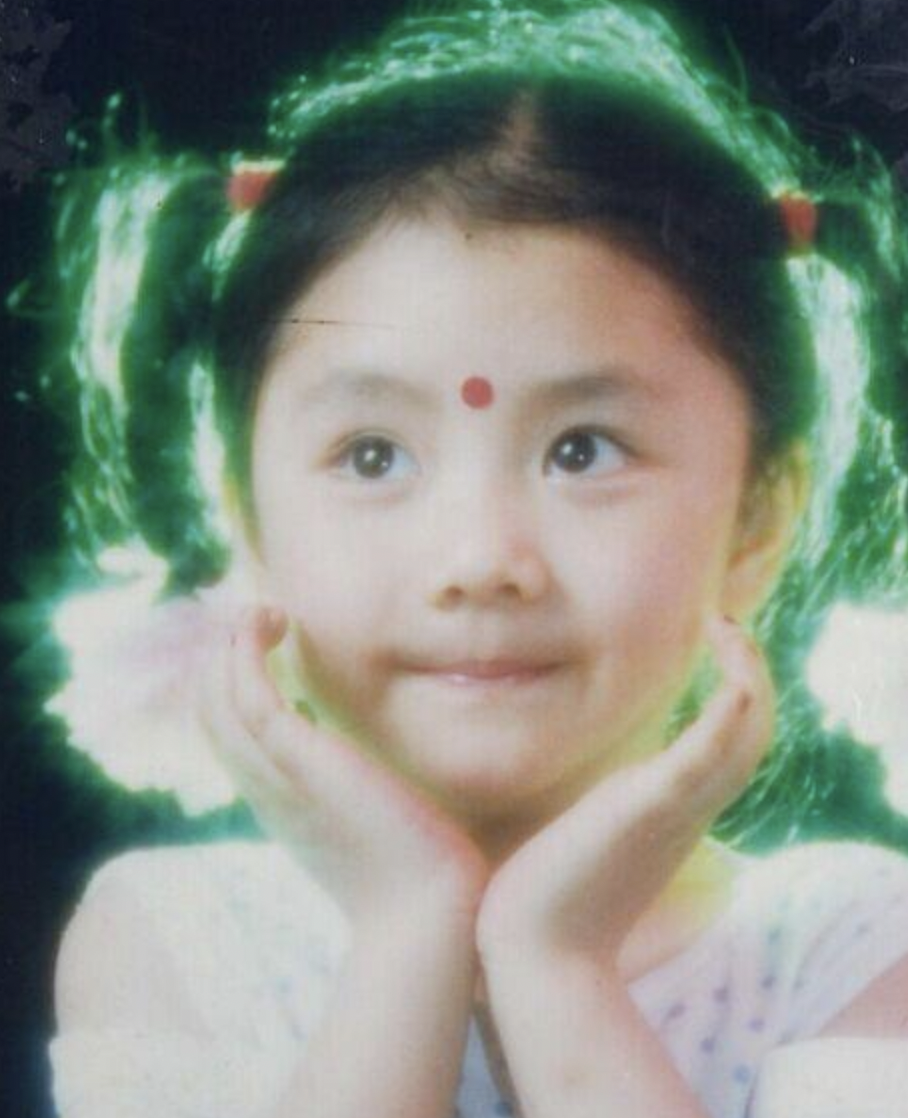 万万没想到，2023年一开年，谭松韵以这样的方式打出了一副王炸！