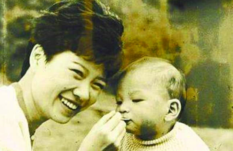 亦舒：一婚弃子，二婚抢闺蜜男友，三婚嫁给大学教授