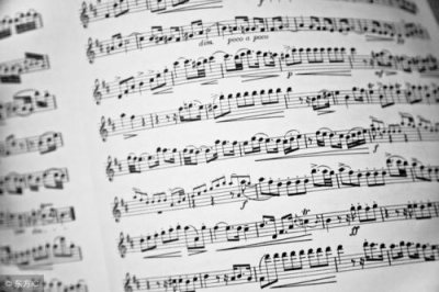 ​电子琴琴谱怎么看的？热爱105度的你电子琴琴谱