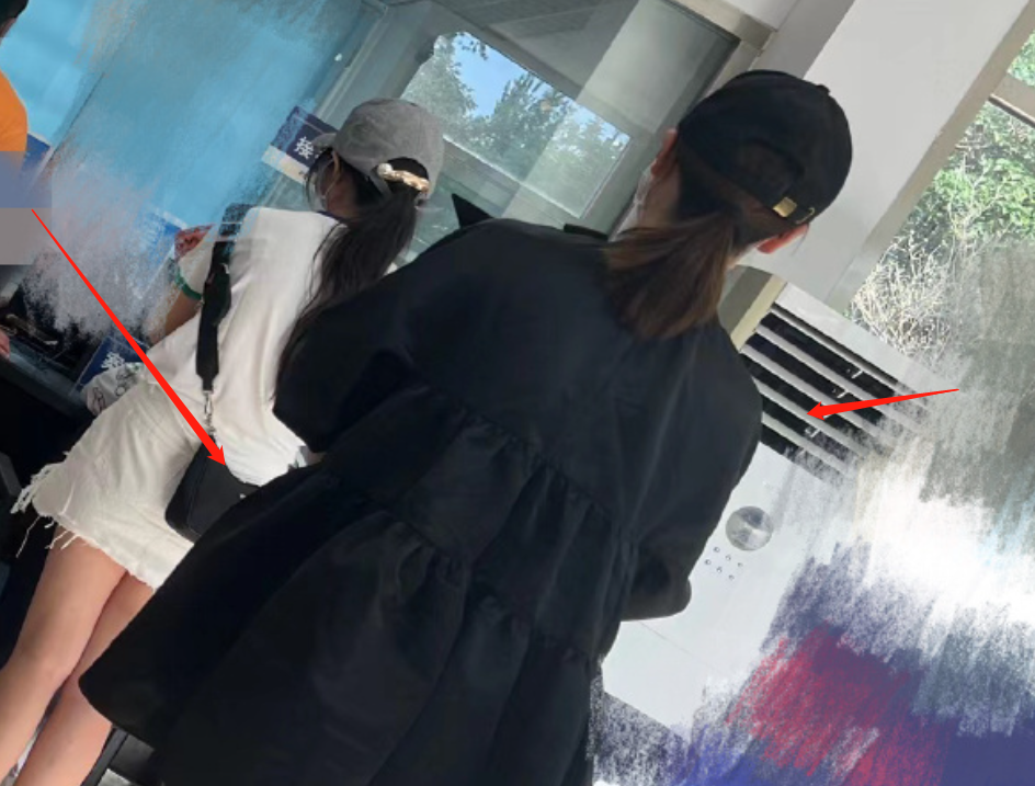 恭喜！戚薇被曝已成功诞下二胎儿子，本人发文暗示家里有新成员