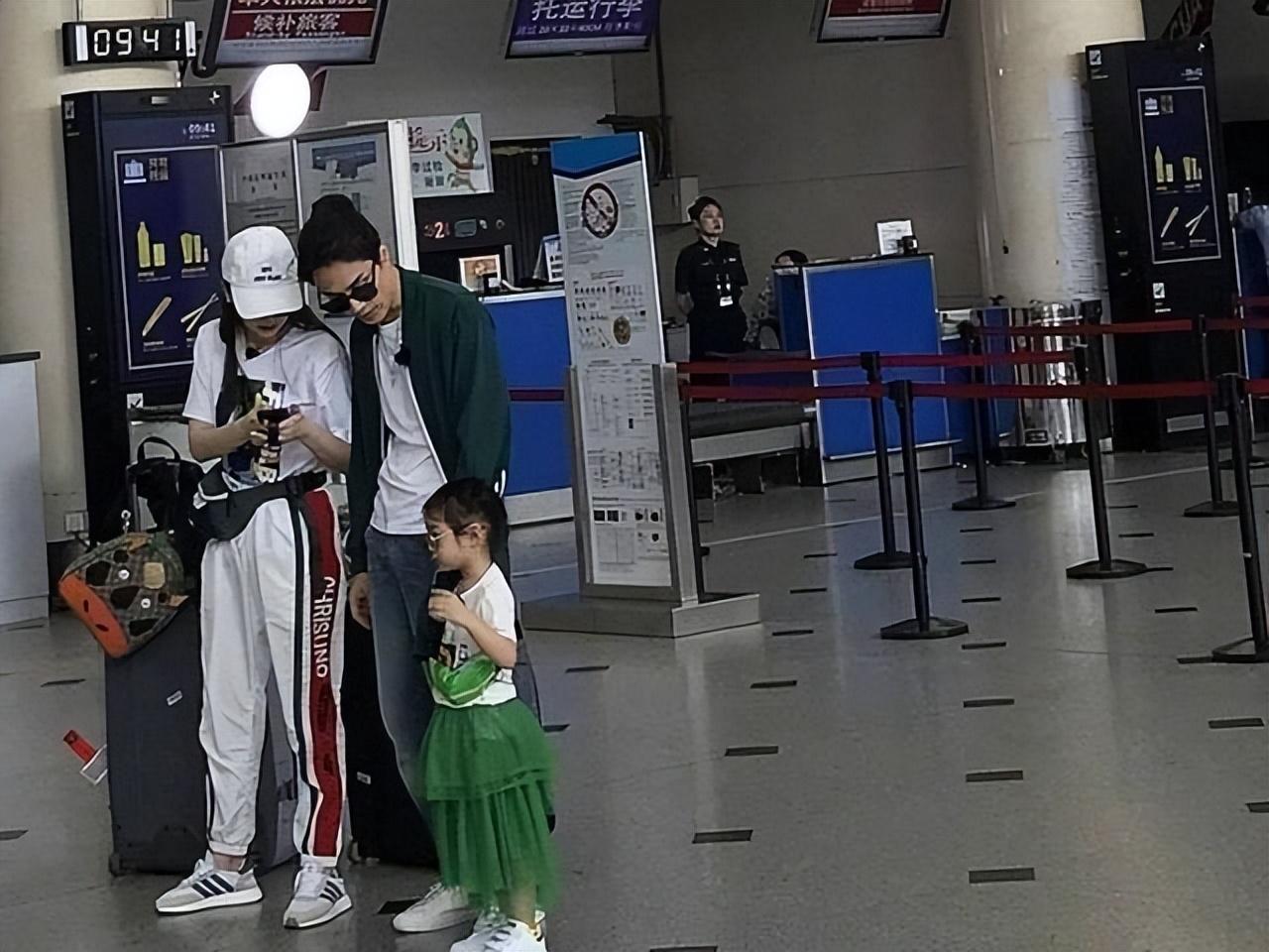 恭喜！戚薇被曝已成功诞下二胎儿子，本人发文暗示家里有新成员