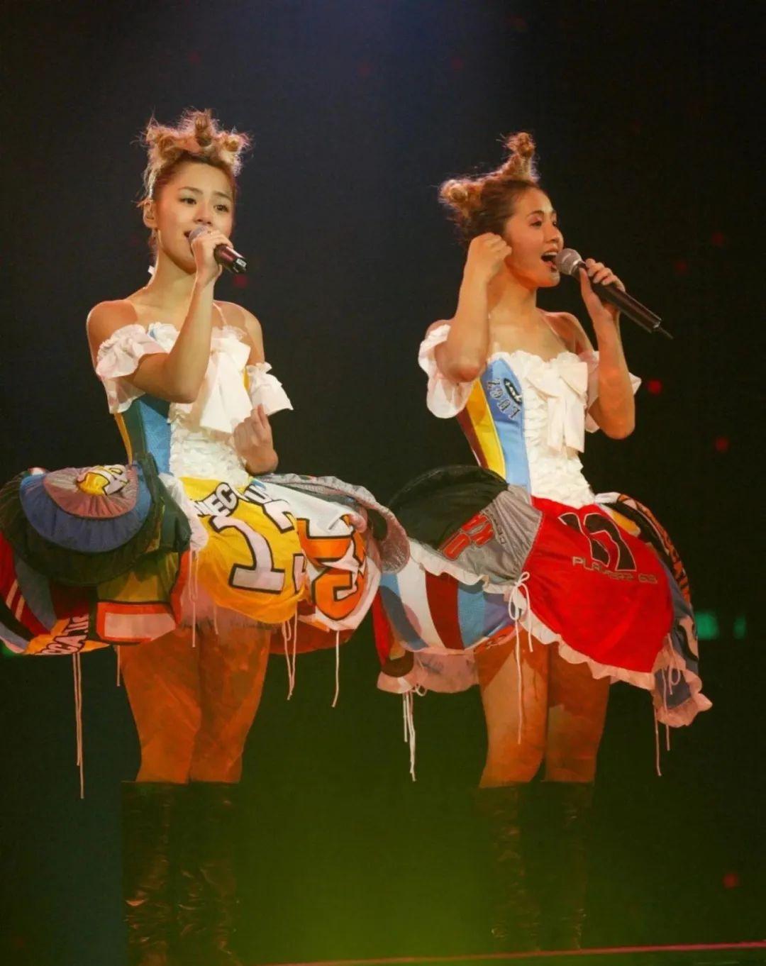 多张珍贵图片，重现Twins出道后的首次大型演唱会