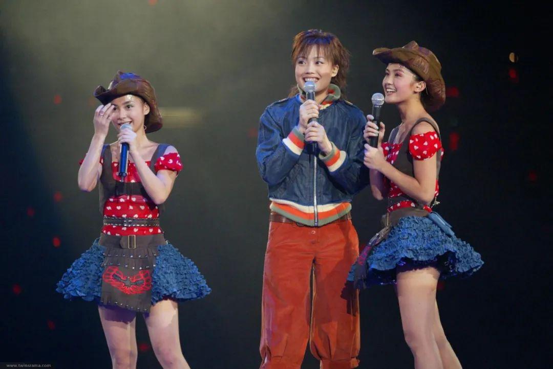 多张珍贵图片，重现Twins出道后的首次大型演唱会