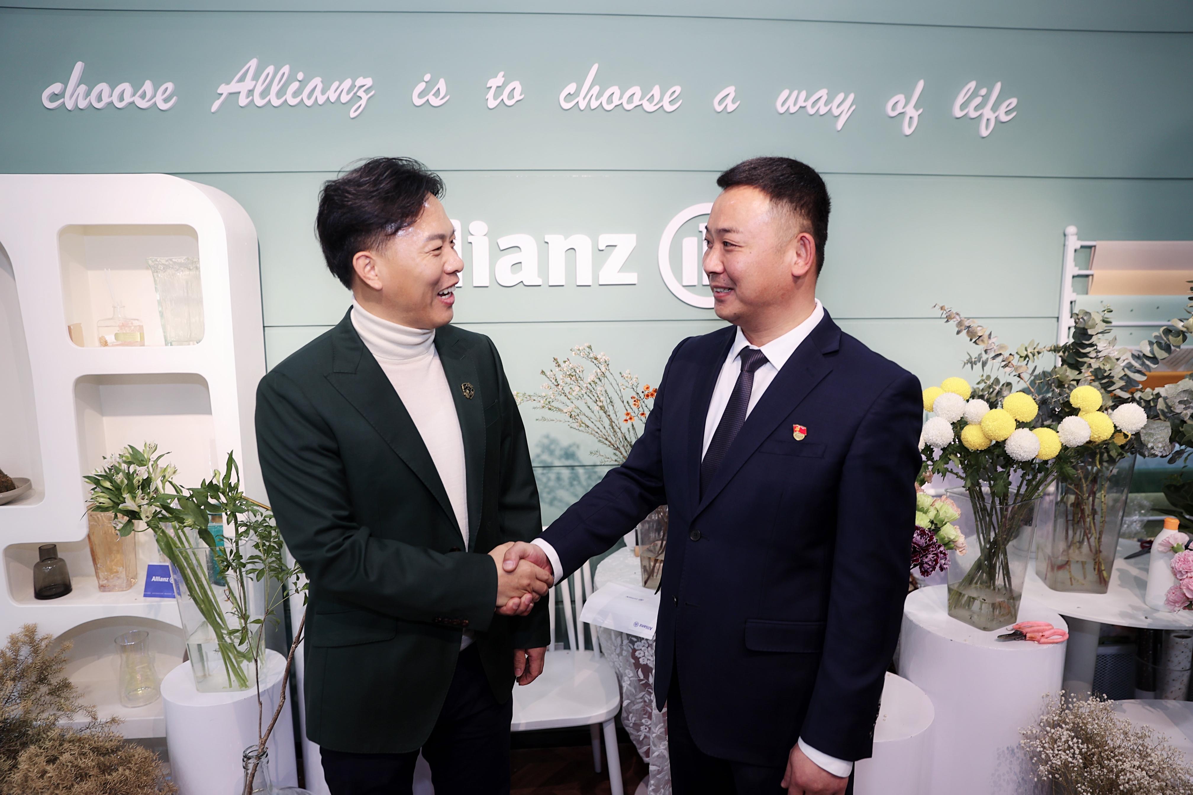 刘名洋简介(企业版“远亲不如近邻”——“八竿子打不着”的企业进了同一个微信群)