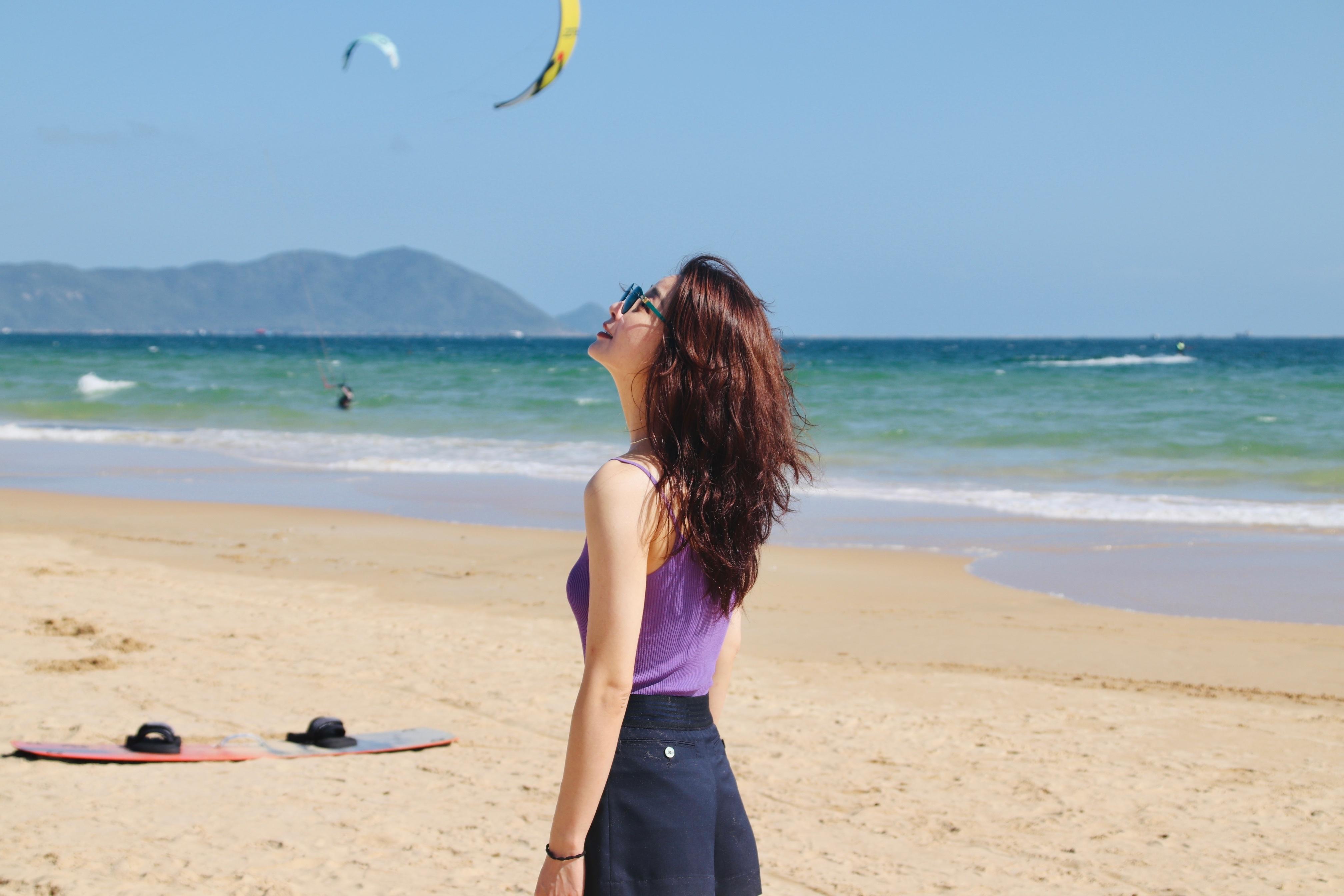 逆生长!42岁殷桃挑战性感比基尼,身材火辣与教练互动亲密引热议