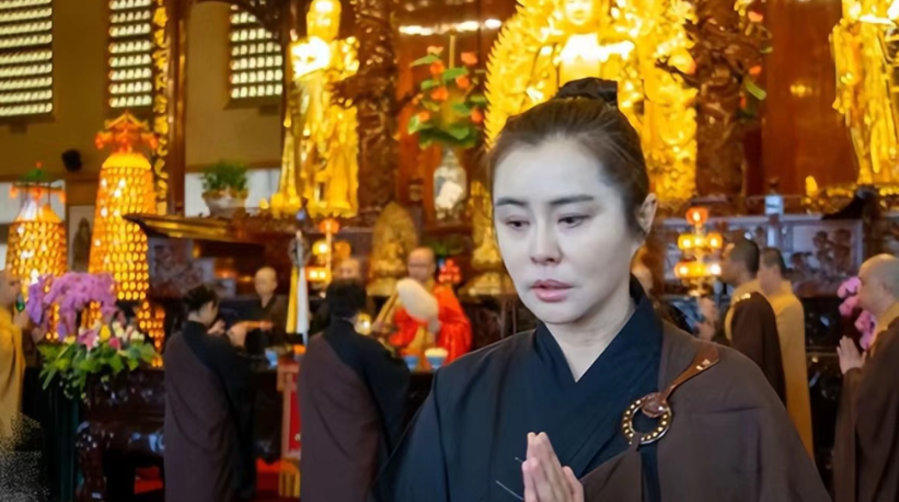 哪些女明星年纪轻轻就退出娱乐圈 ,过上衣食无忧的生活