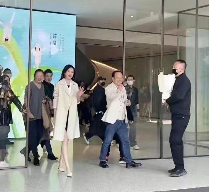 看完唐嫣的生图,才知道她的美貌和身材都被“低估”了