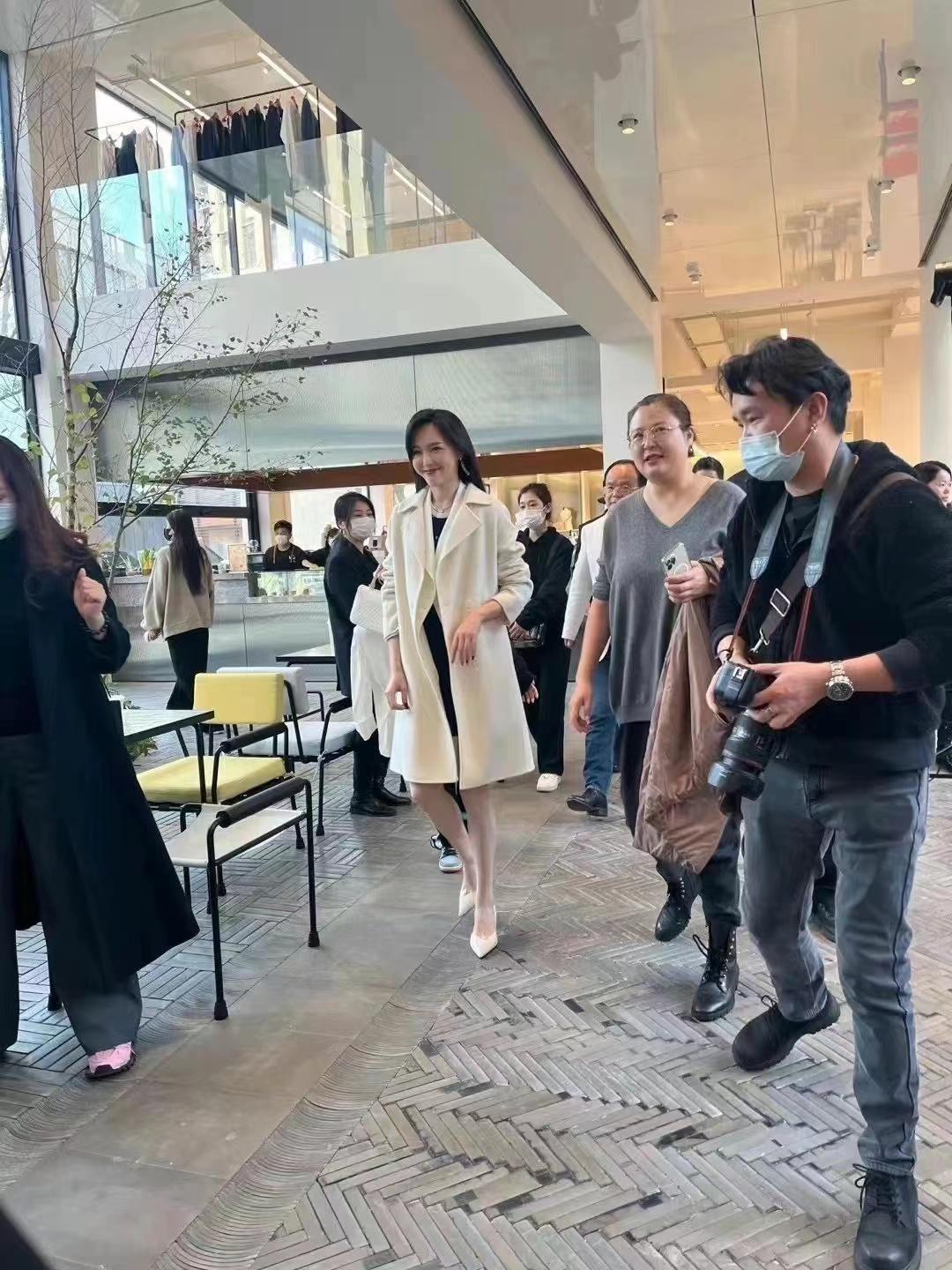 看完唐嫣的生图,才知道她的美貌和身材都被“低估”了