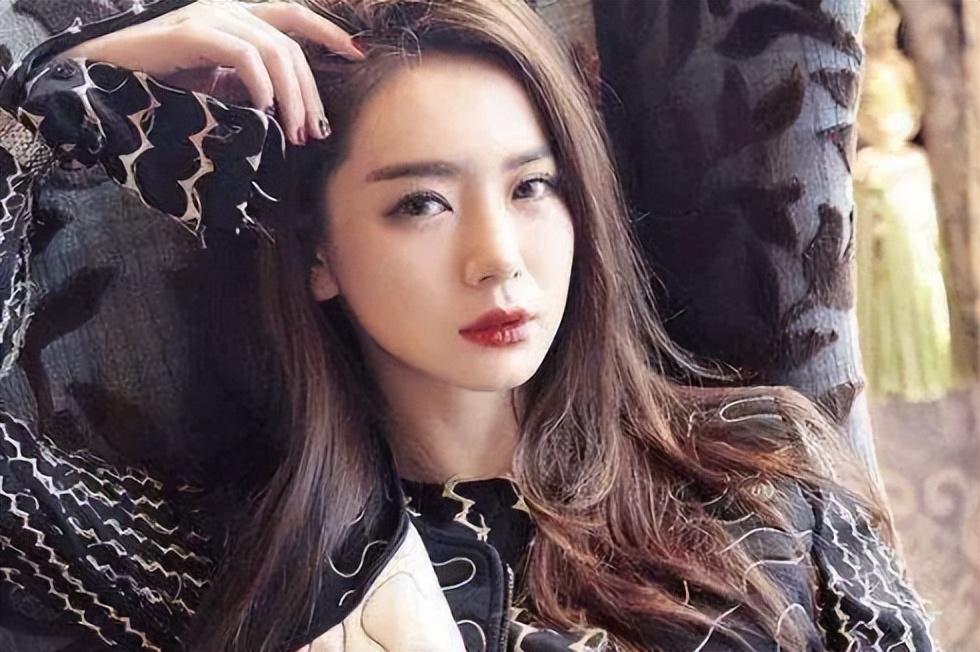 戚薇:性格迷倒一众男星,王思聪愿为她打破不婚原则!