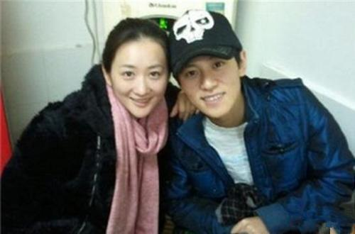 秦俊杰的姐姐曝光,不仅长得美且来头不小,网友:再好的资源都没用